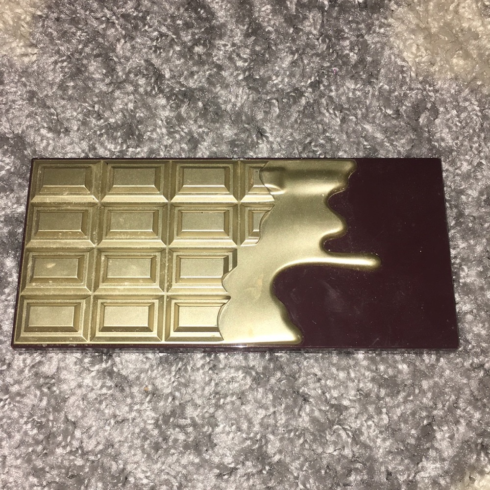 Eyeshadow palette